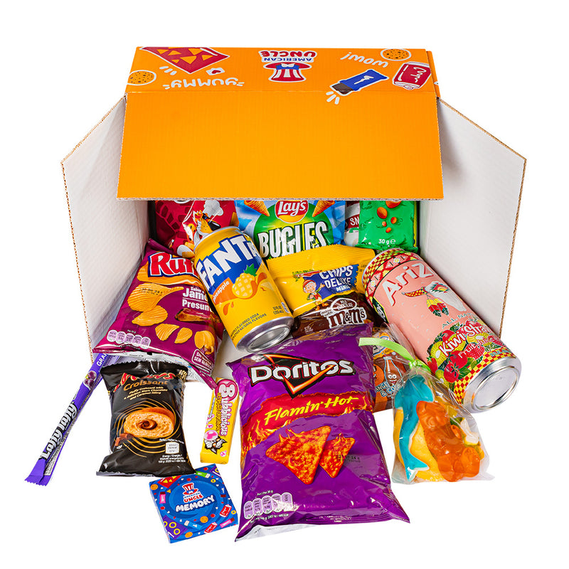 Snack box de al menos 15 productos internacionales: dulce, salado y bebidas