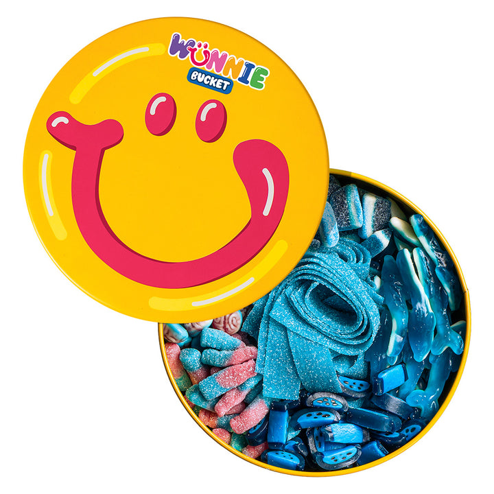 Wunnie bucket mezcla azul con foco en los caramelos