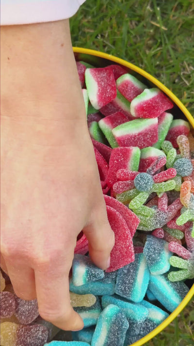 Wunnie bucket fizzy con lamponi e fragole gommose frizzanti