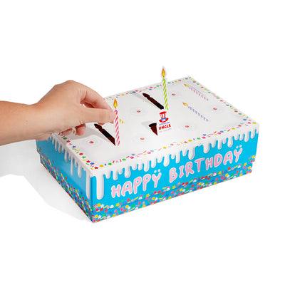 Birthday box, caja en forma de pastel de cumpleaños con 15 snacks dulces y salados